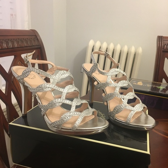 Special occasion heels! - Picture 1 of 4